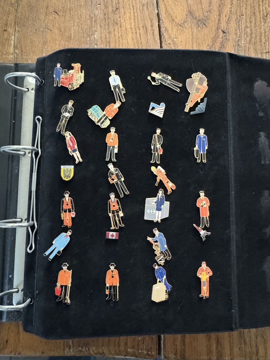 SBB/CFF/FFS Placchette & Badge: Pin’s CFF/SBB – Usato da Gampelen venduto da Rz7