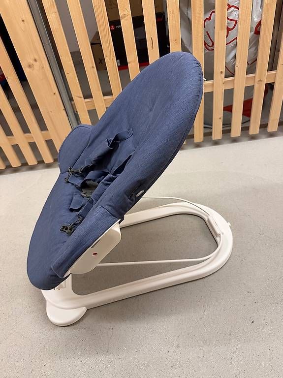 Sdraiette & Sdraiette a dondolo: Stokke Steps Babywippe/Bouncer – Usato da St. Gallen venduto da lid_cc7q 3