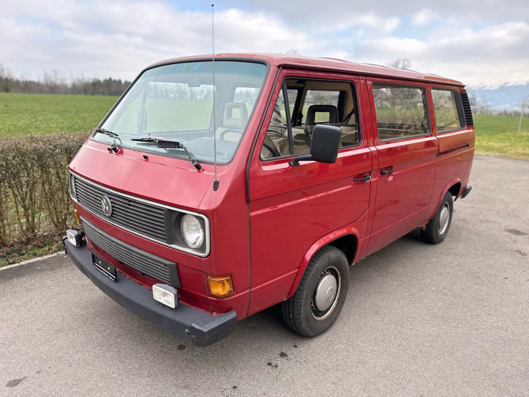 VW Automobili: VW T3 2.1 Caravelle C – Usato da Hünenberg venduto da Auto-Klinik01