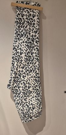 Sommer-Caprihose mit Muster. Gr. 42/44 MARC CAIN