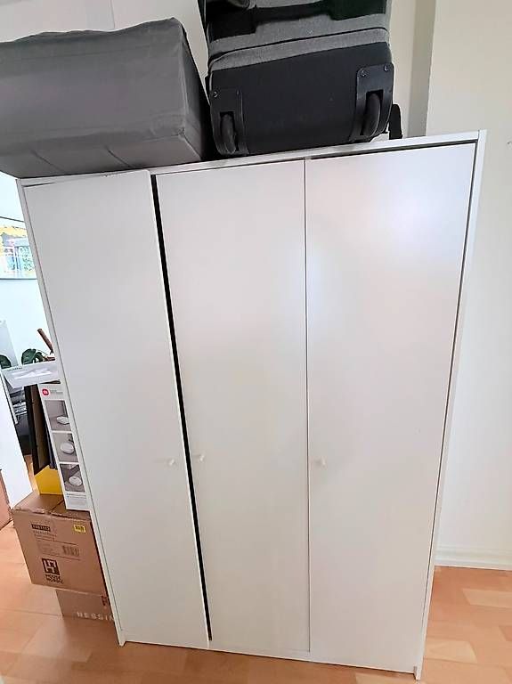 Schränke: KLEPPSTAD IKEA WARDAROBE – Gebraucht aus Zürich von pao_nlw6