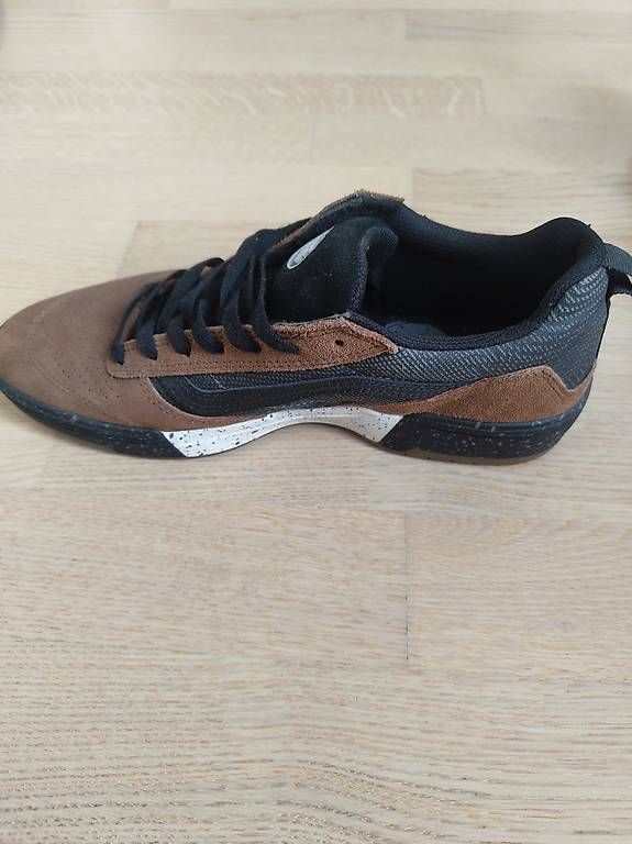 Chaussures hommes: Vans Schuhe – D'occasion à Zürich par ZH4all 1