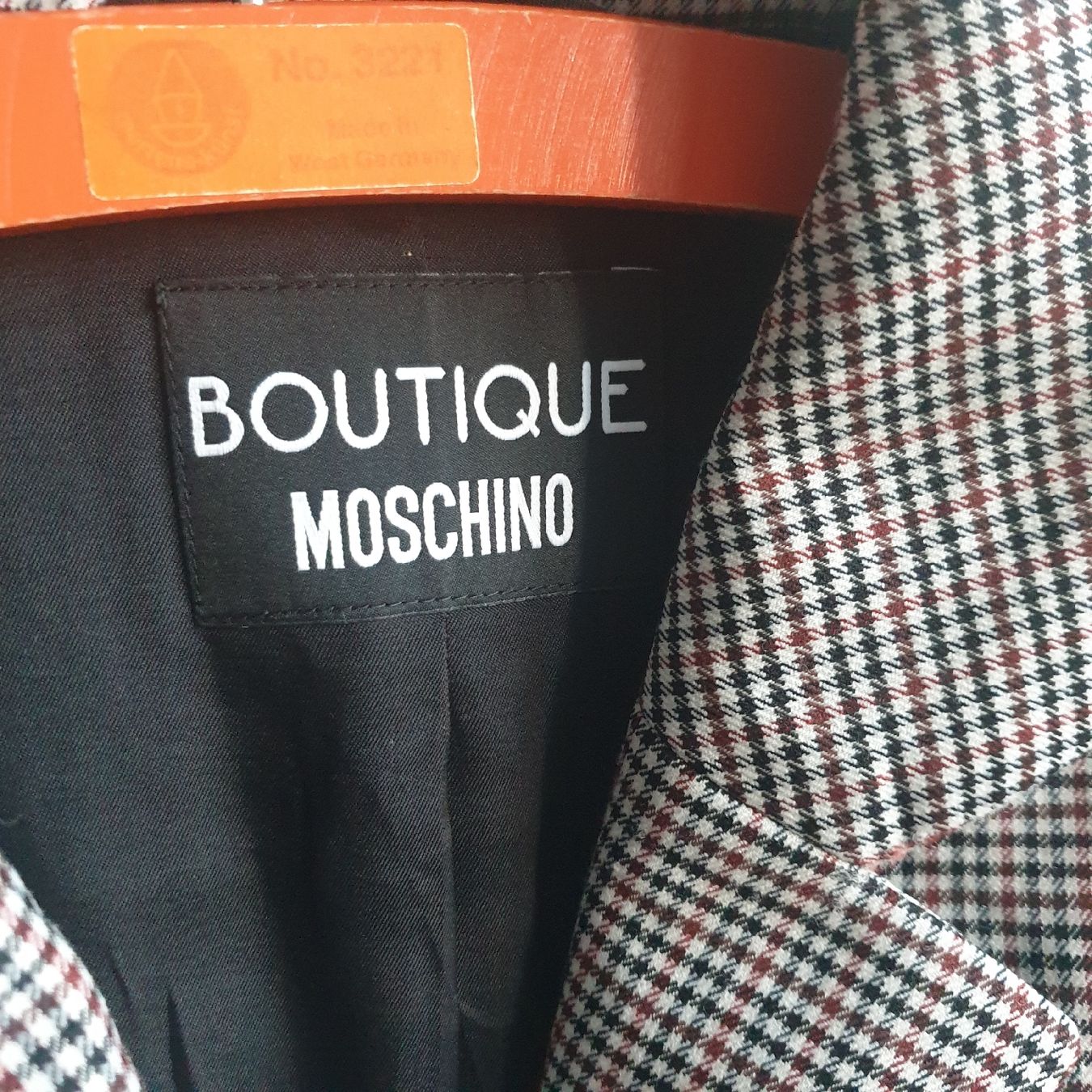 Moschino Jacken: Boutique Moschino, schöner Blazer Gr. 36 – Gebraucht aus Frenkendorf von Moon111 2
