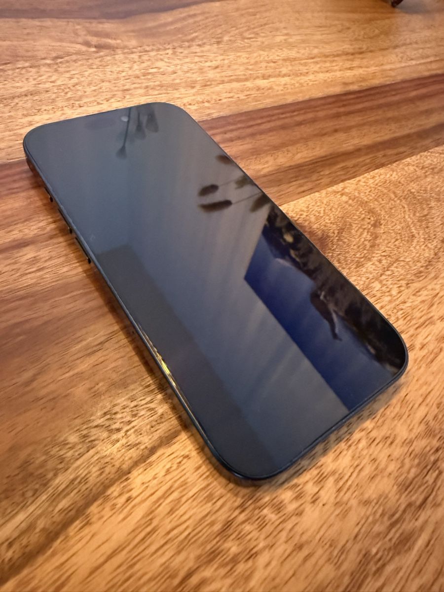 Apple Telefoni cellulari / Smartphones: Iphone 16 Pro 128GB (TOP Zustand) – Usato da Zürich venduto da Sburki 1