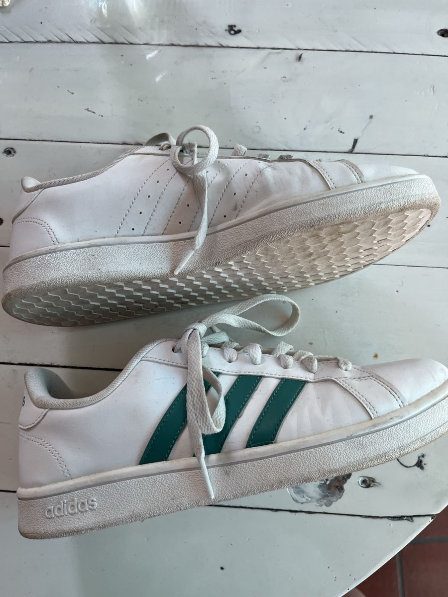 Adidas Herrenschuhe: adidas US 9.5 – Gebraucht aus Rüti ZH von huzzelrock 1