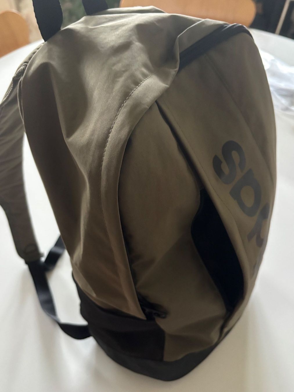 Adidas Zaini: adidas Performance Linear Backpack Unisex olive – Nuovo (secondo la descrizione) da Rapperswil SG venduto da wunderkiste03 2