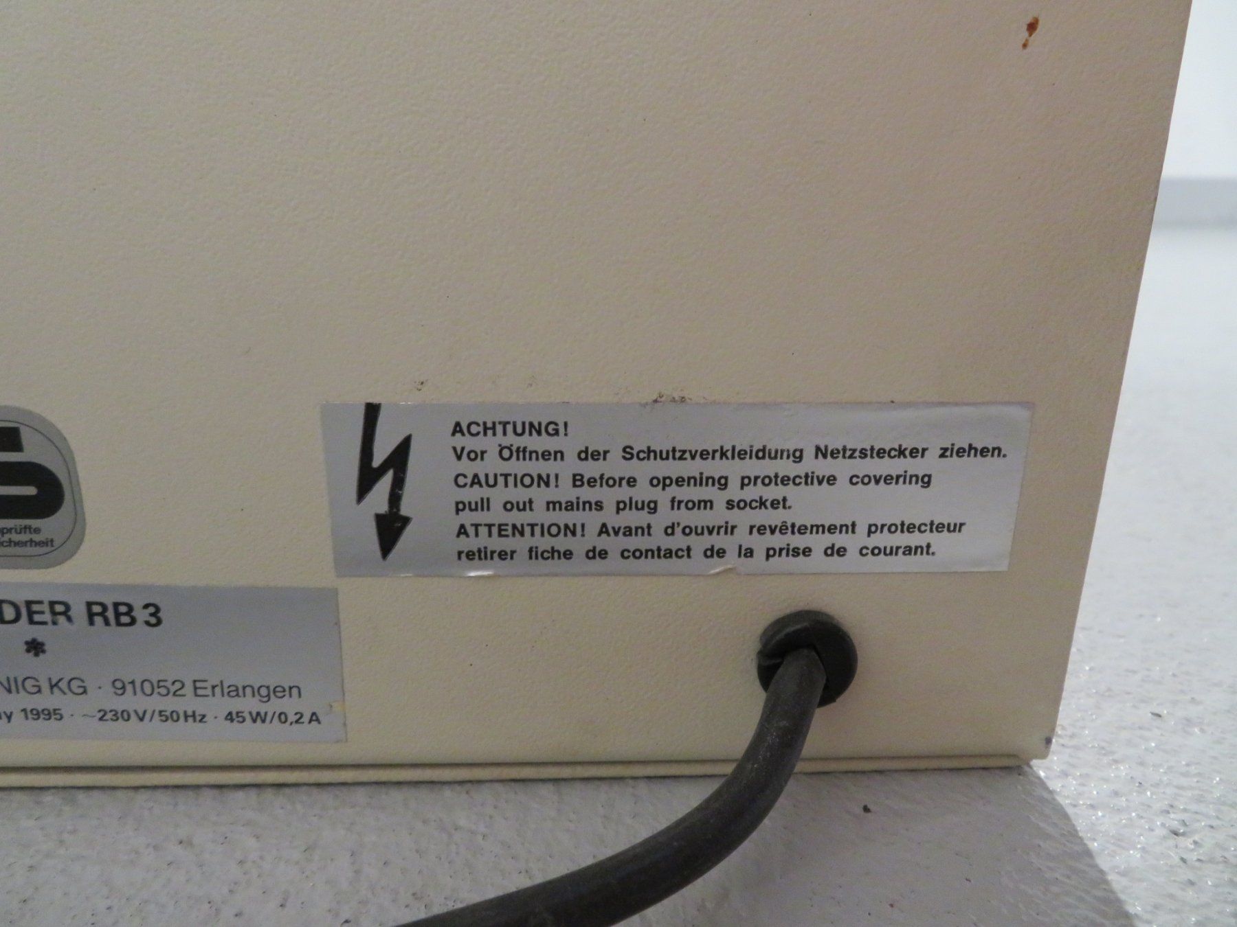 Machines à relier: Regubinder RB3 Bindegerät – D'occasion à Reinach BL par WBZ-Flohmarkt 6