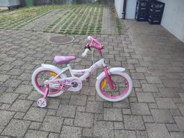 Mädchenvelo mit Stützrädern