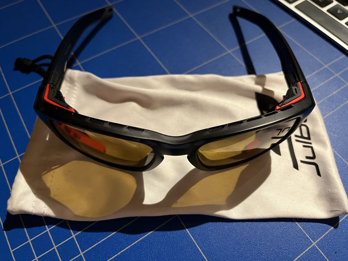 Julbo Occhiali & Lenti: Splendide lunettes de soleil JULBO SHIELD M Reactiv 2-4 – Nuovo (secondo la descrizione) da Troistorrents venduto da Louise2002