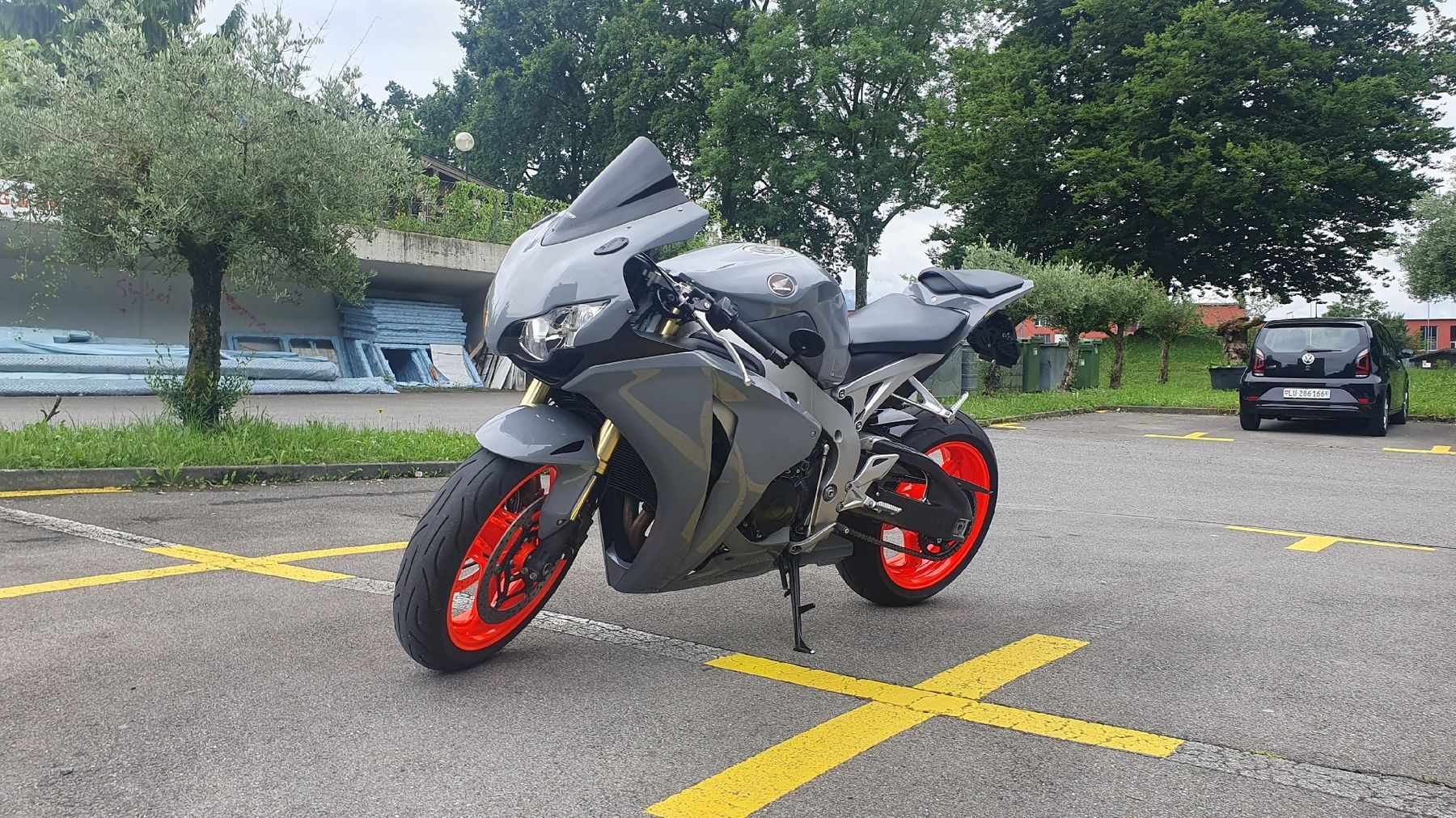 Strada: Honda CBR1000RR – Usato da Emmenbrücke venduto da twindz 2