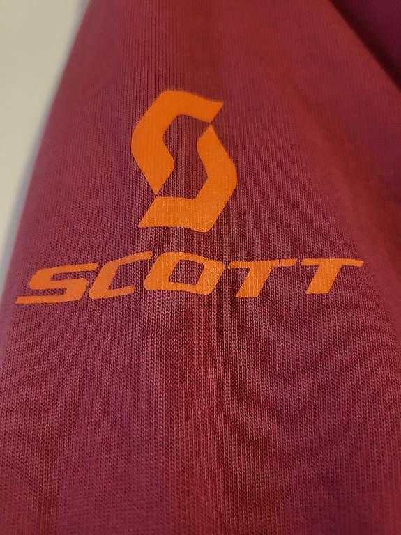 Scott Pulls & Sweat-shirts: Pully Scott – D'occasion à Attinghausen par lau_ys85 2