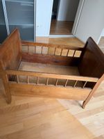 Babybett aus massivem Holz ca.100 Jahre alt