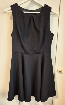 ZARA  🖤 schlichtes kleid ohne schnick schnack  Grösse M