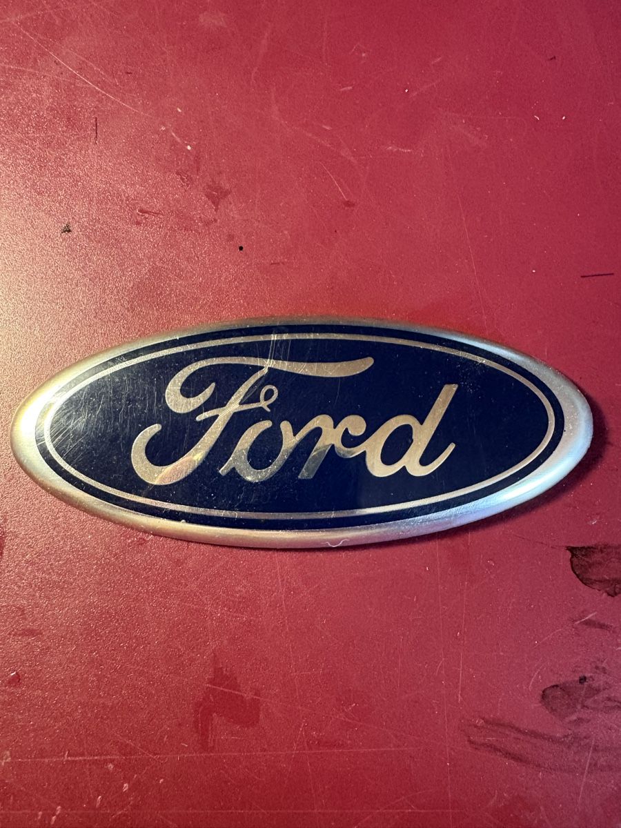 Ford Tutti pezzi di ricambio auto: Ford Emblem Logo blau oval – Usato da Grosshöchstetten venduto da Faebu_0412