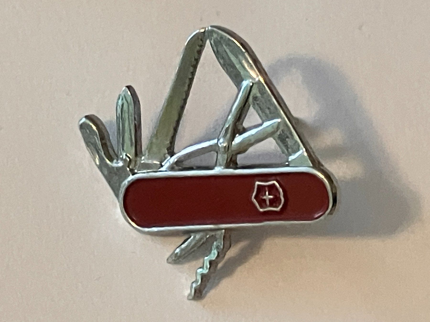 Placchette & Badge: 1 Pin Sackmesser – Usato da Basel venduto da djwwpp