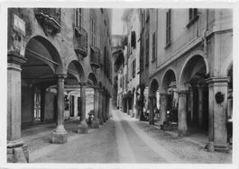 Lugano (TI) Via Pessina portici G