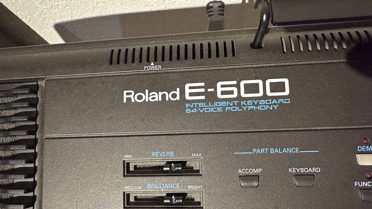 Claviers: Roland Keyboard E-600 – D'occasion à Oberbuchsiten par Schmbe 2
