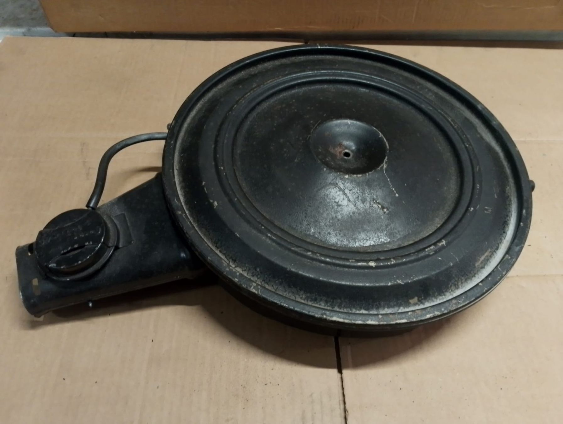 Tutti pezzi di ricambio auto: Luftfiltergehäuse Luftfilter Original GM V8 – Usato da Niedergösgen venduto da usc_9sk7
