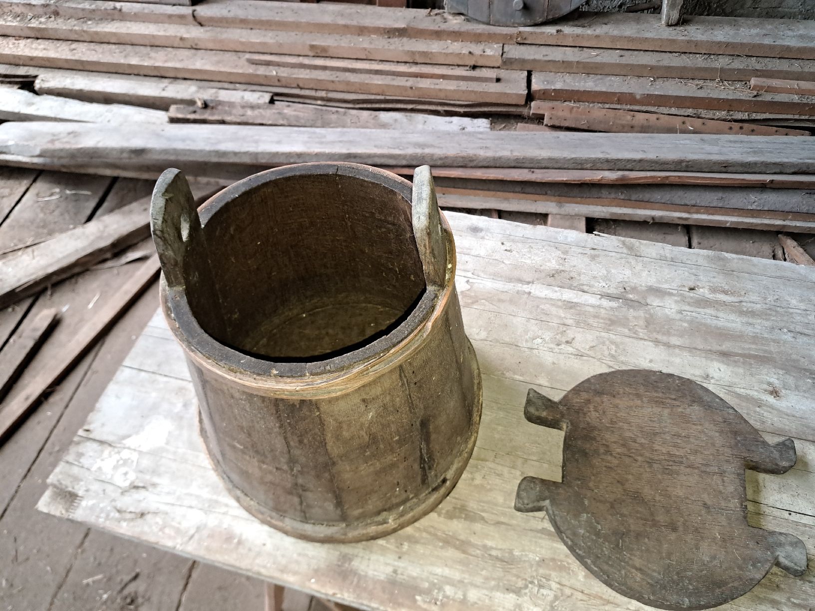 Altro per la casa: Antiker Holz Eimer mit Deckel, Top! – Usato da Ottenbach venduto da Ponto1 1