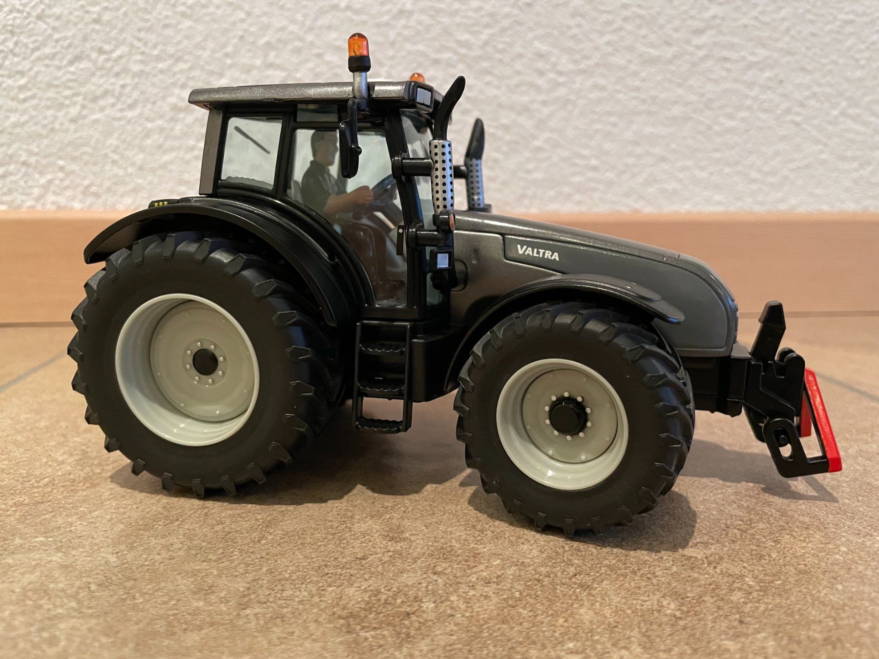 Valtra Tracteurs: SIKU Valtra T161 – Neuf avec emballage d'origine à Kreuzlingen par Stefan1150 2