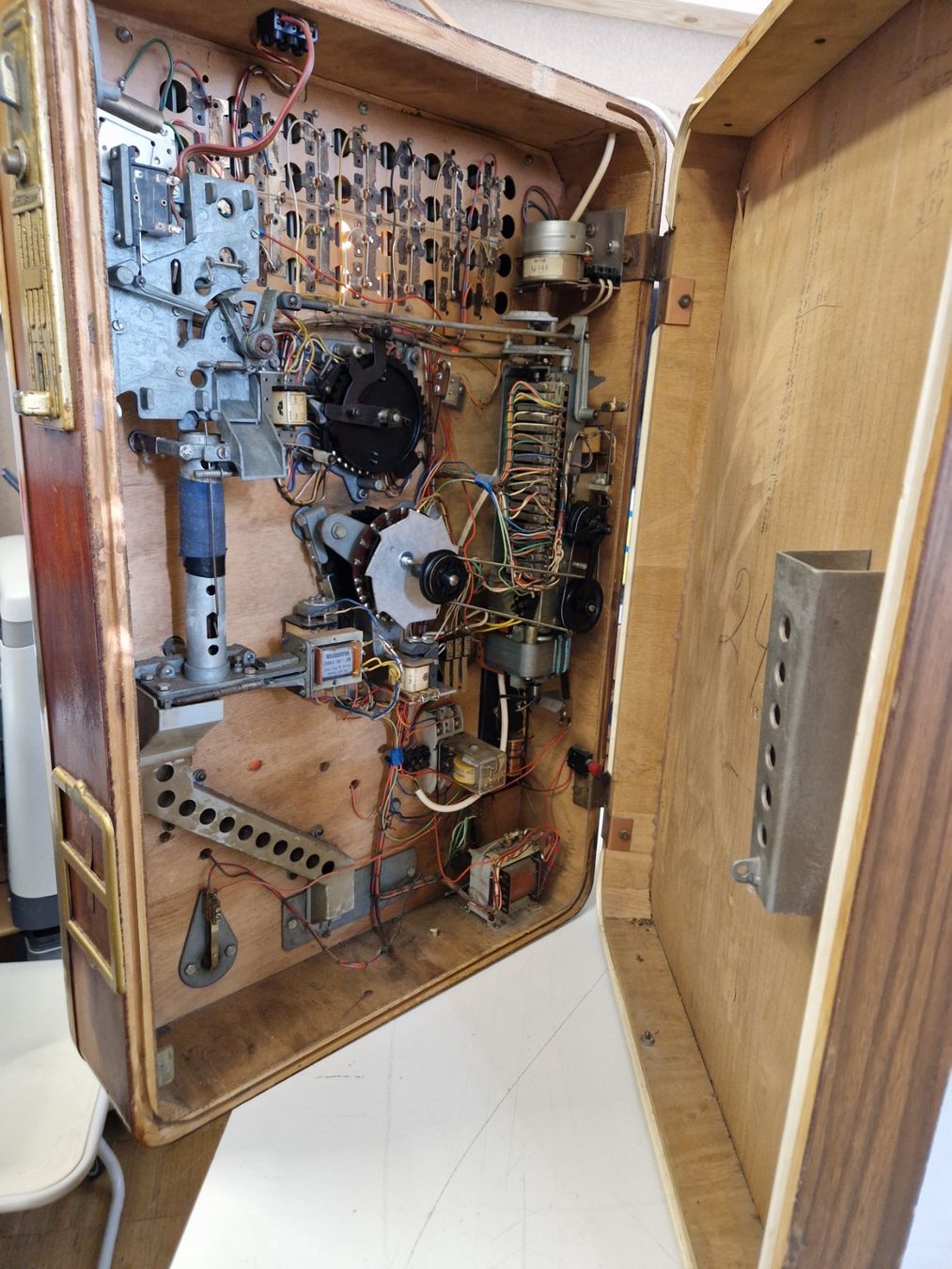 Slot Machine: Geldspielautomat Go - N - Stop  1Fr. Einwurf – Usato da Wädenswil venduto da tome70 2