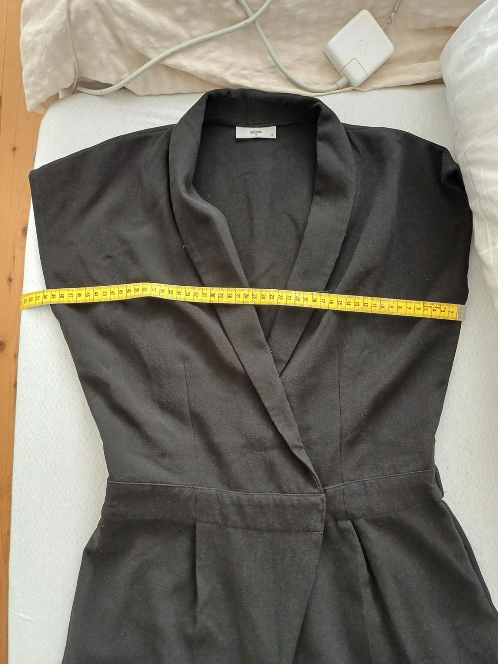 Tute: Schwarzer Jumpsuit von Minimum Grösse 38 Top! – Usato da St. Gallen venduto da luc_kw7x 6