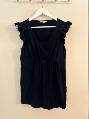 Schwarzes Umstand und Stillshirt von Esprit