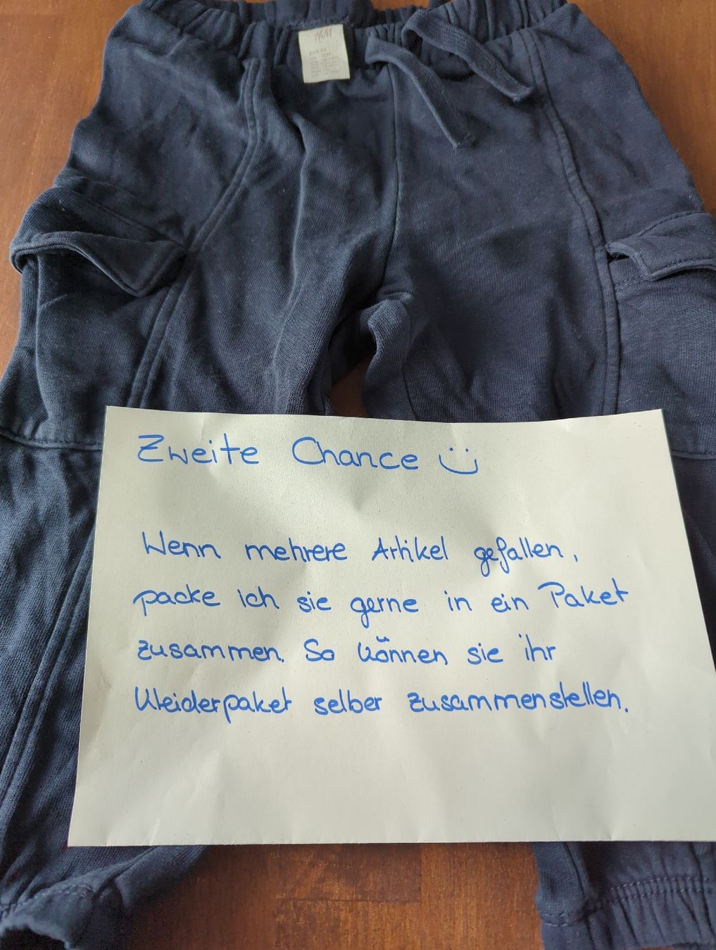 H&M Pantaloni: H&M Kinder Cargohose, Grösse 86, bequeme Passform – Usato da Kyburg-Buchegg venduto da zheer 2