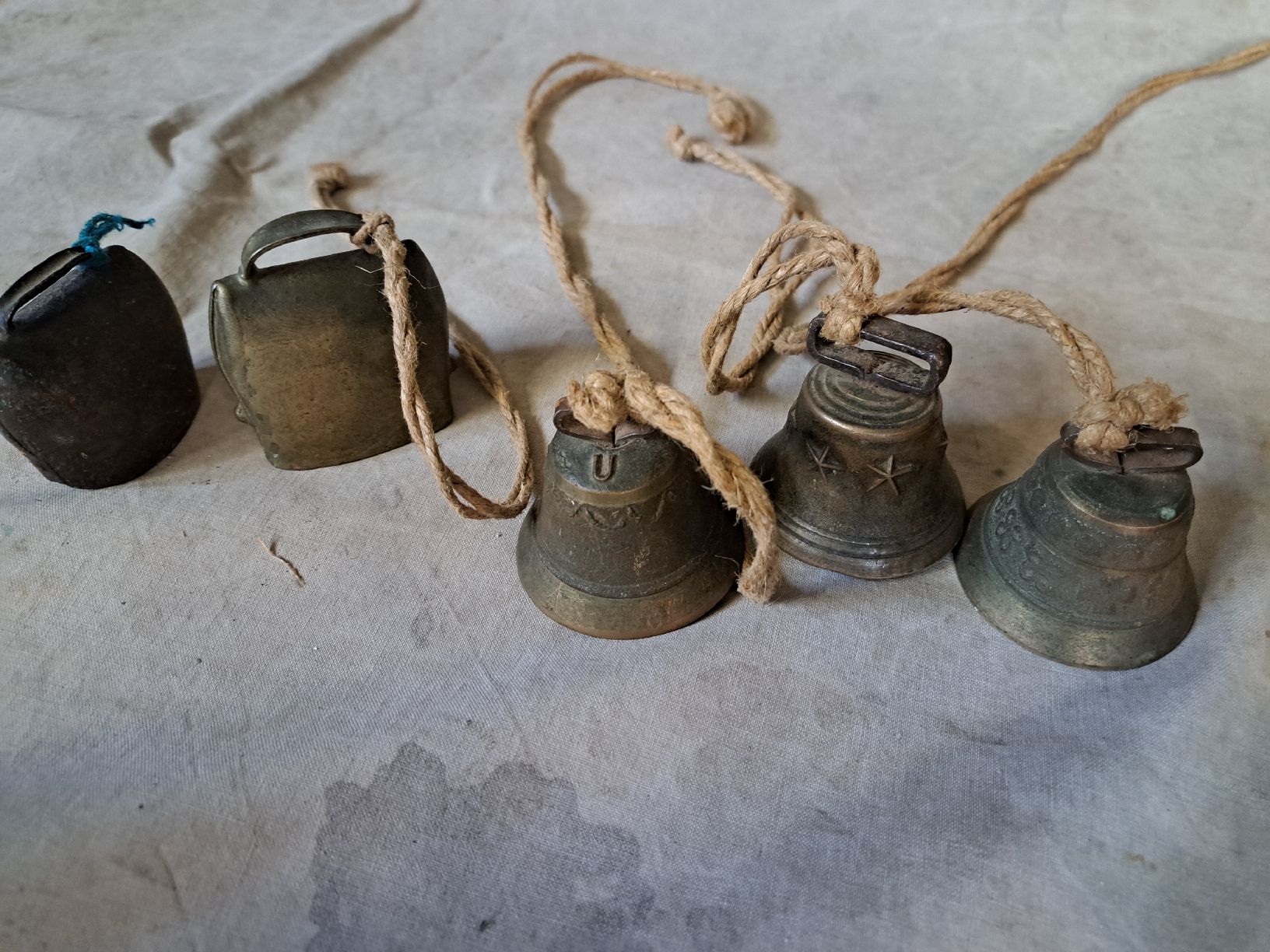 Campanacci mucche: Antike Glocken, Trycheln, Glöckchen wohl Geiss oder Schaf – Usato da Muotathal venduto da s_spiess 5