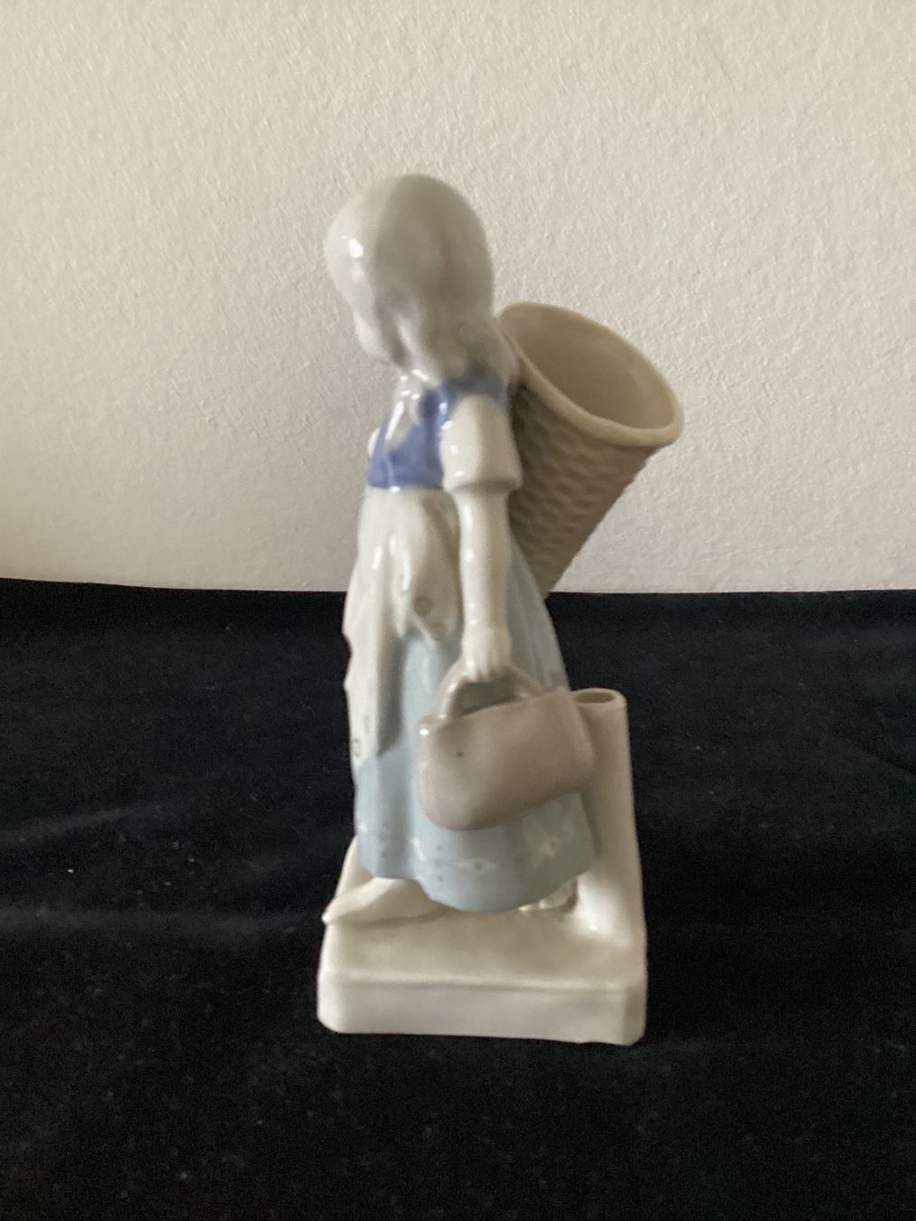 Statuette: Porzellanfigur – Usato da Salenstein venduto da Esprit57 1