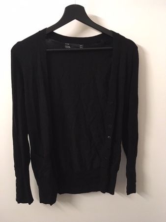 schwarzes Strickjäckchen, Zara