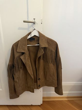 Zara Jacke Wildlederoptik mit Fransen aktuelle Kollektion