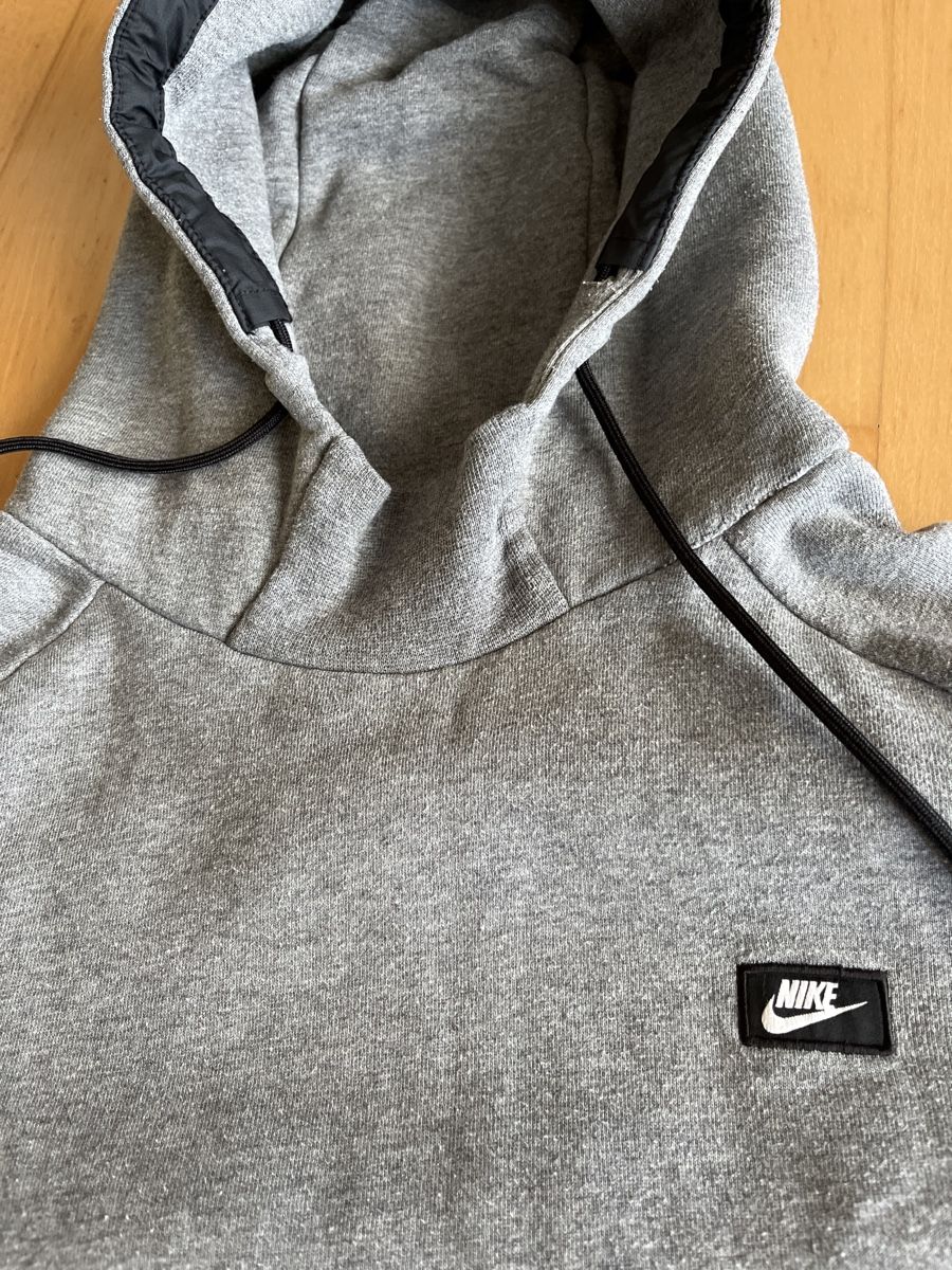 Nike Maglioni & Felpe: Nike Hoodie, Grau, Grösse M – Usato da Bassersdorf venduto da Steyning88 1