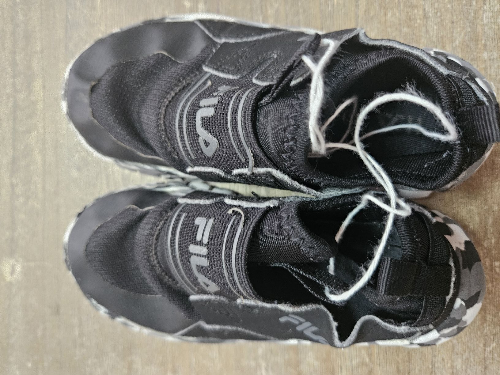 Fila Scarpe per ragazzi: Fila Kinder Schuhe, Schwarz, Grösse 27 – Usato da Horw venduto da Zedy01 2