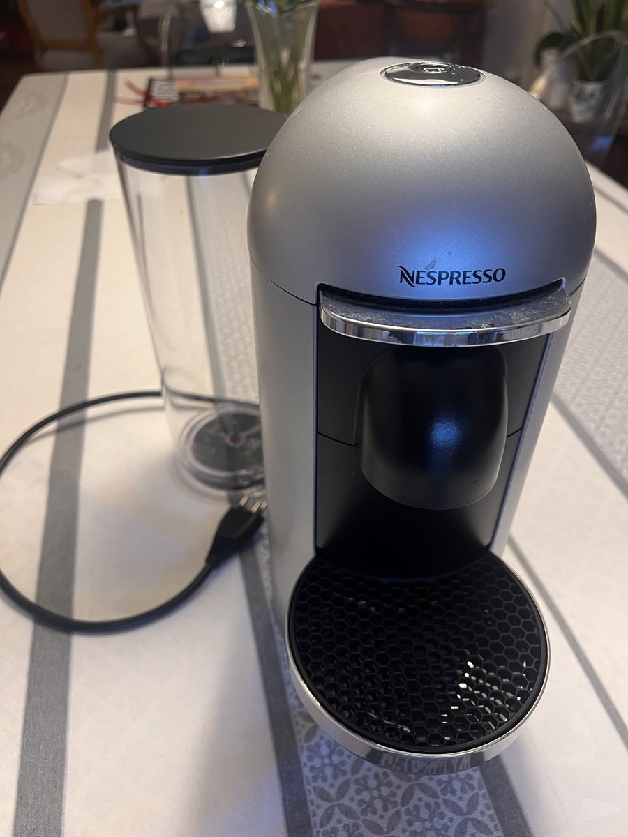 Nespresso Kaffeemaschinen & Espressomaschinen: NESPRESSO Macchina da caffè VERTUO PLUS, usata poco – Gebraucht aus Paradiso von dce_29dc 6