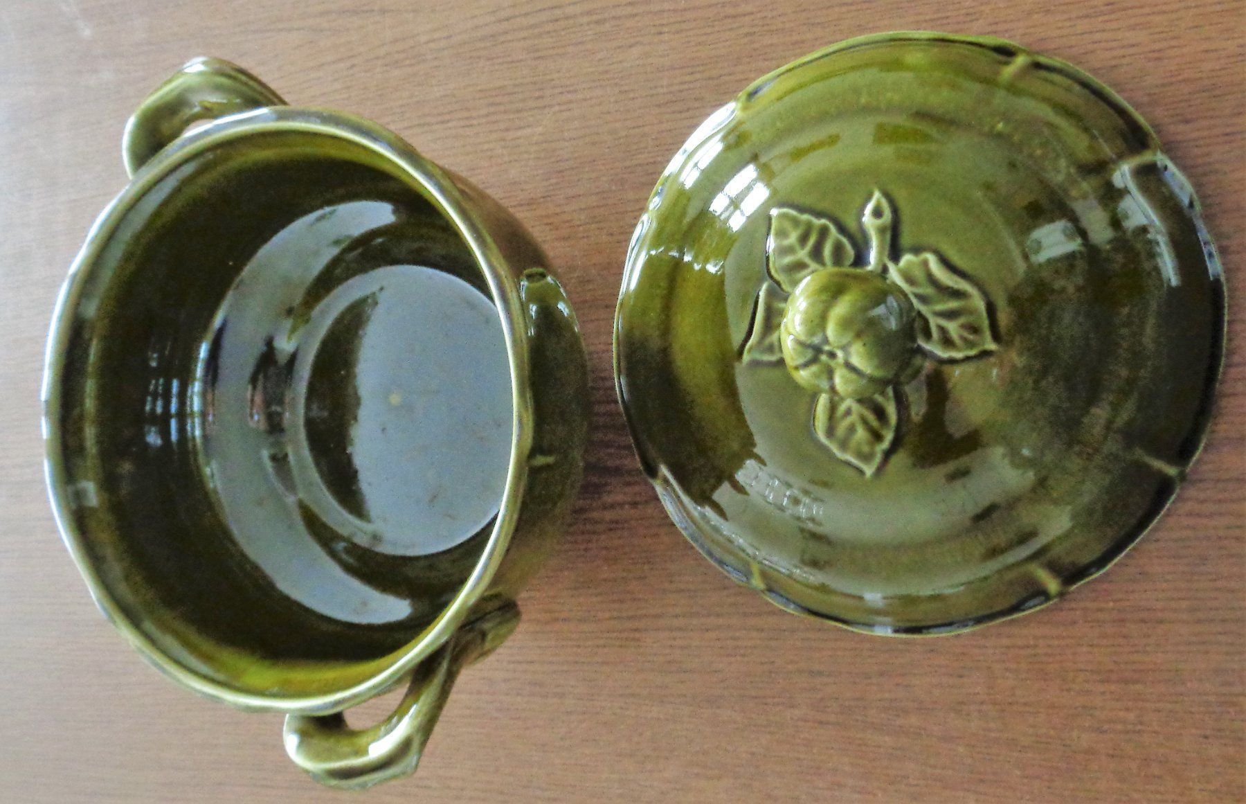 Ciotole: GROSSER GRÜNER TOPF MIT DECKEL – Usato da Lausanne venduto da kiliman73
