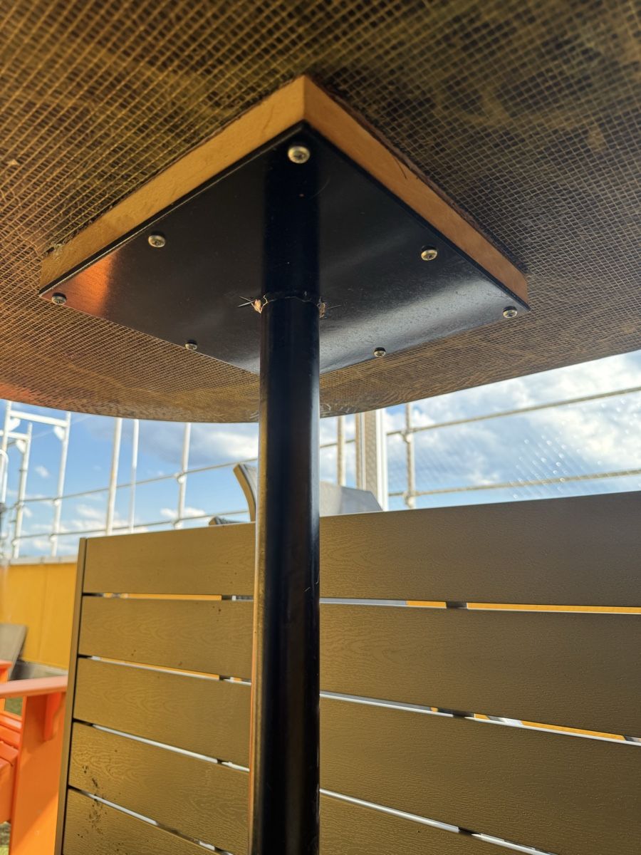 Tische: Tisch Marmorplatte mit Metallfuss oval geformt – Gebraucht aus Volketswil von HDT2 3