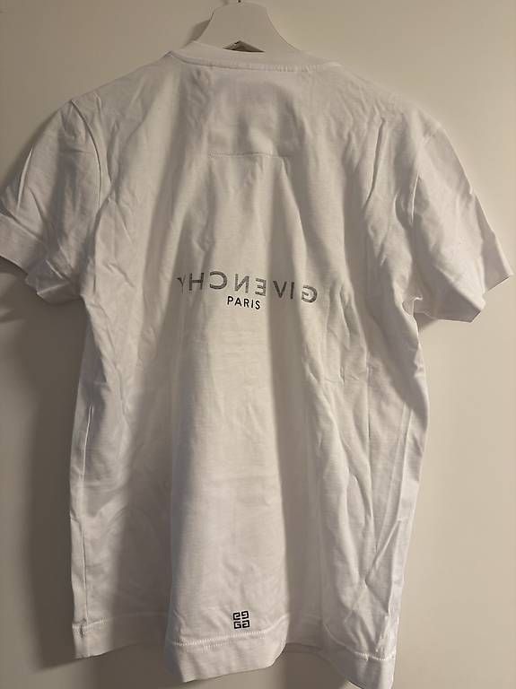 T-Shirts: T-Shirt Givenchy – Gebraucht aus Worblaufen von Michele_1994 1