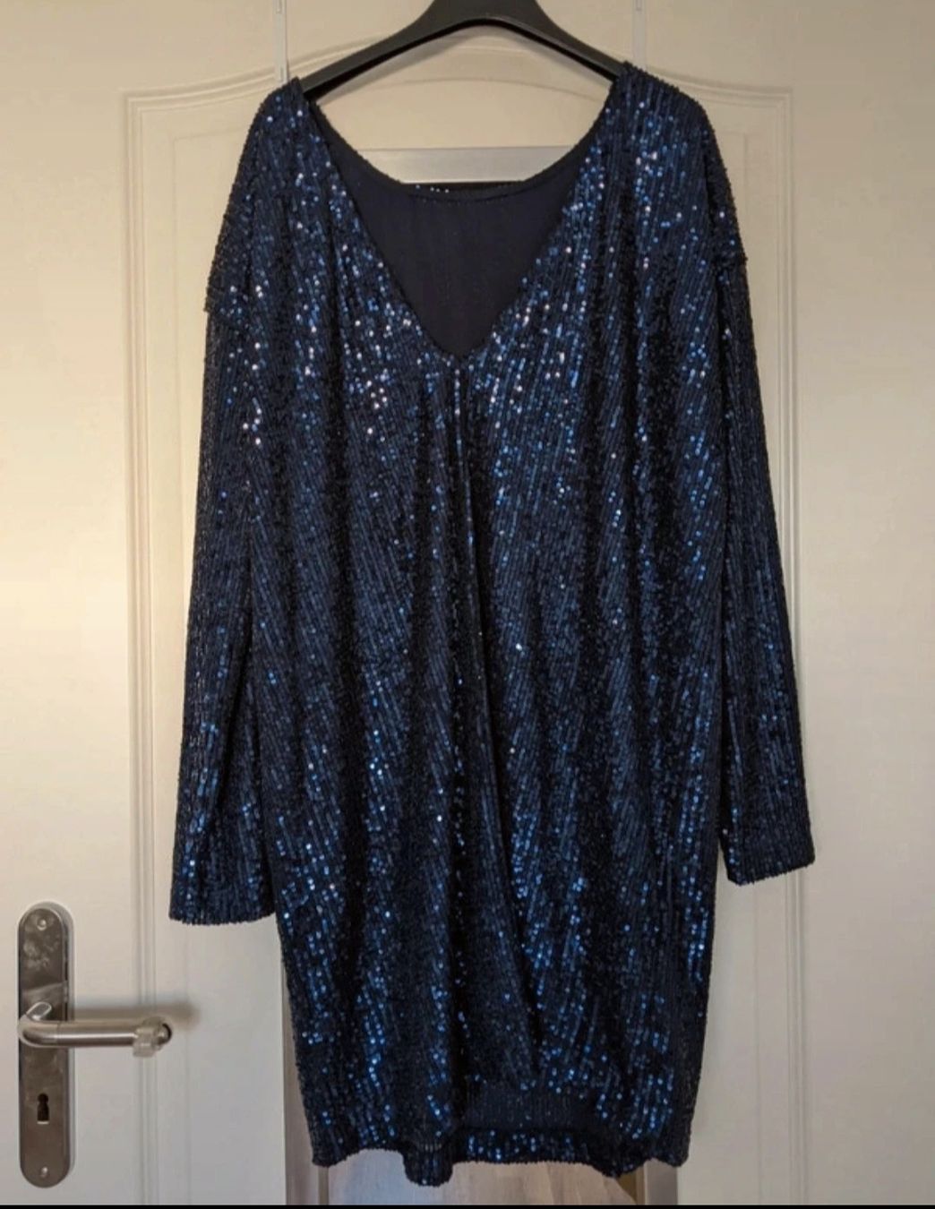 Asos Vestiti: Sequin Party Dress – Usato da Basel venduto da ian_z6t8 1