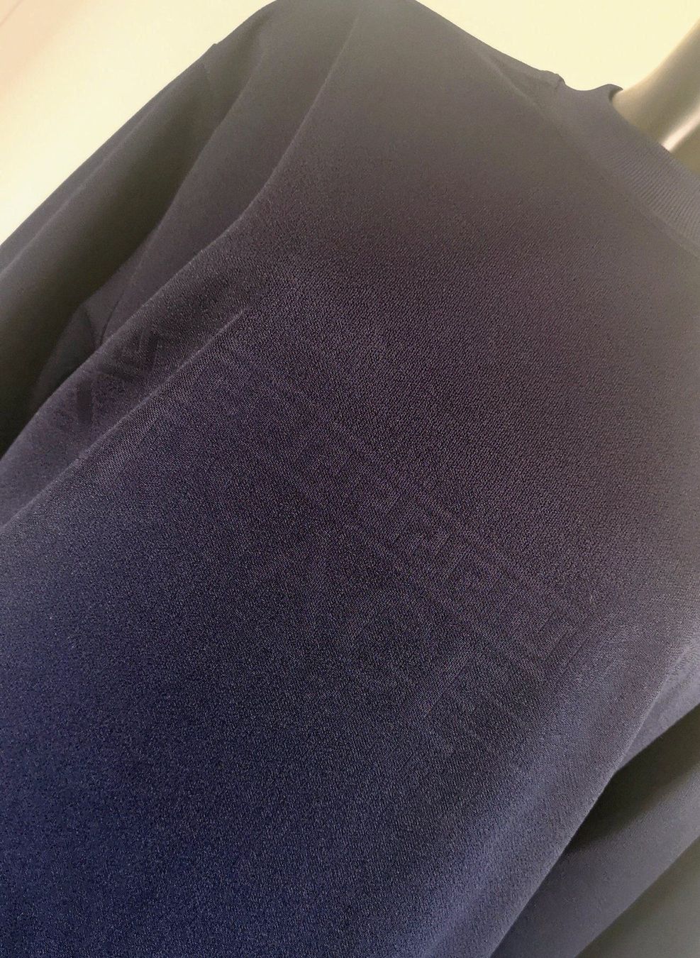 Versace T-shirt: VERSACE Sweater marine – Nuovo e nell'imballaggio originale da Widnau venduto da Schurlibua 1