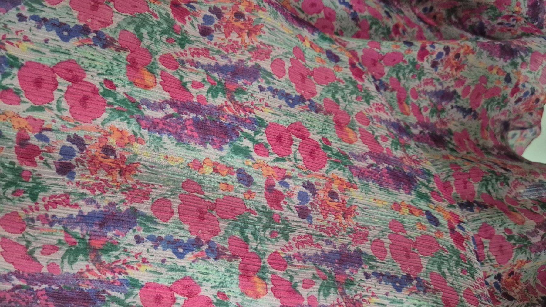 Kleider: Sommerliches Wickelkleid mit Blumenmuster, Grösse M – Gebraucht aus Emmen von CreativeGarcia 1