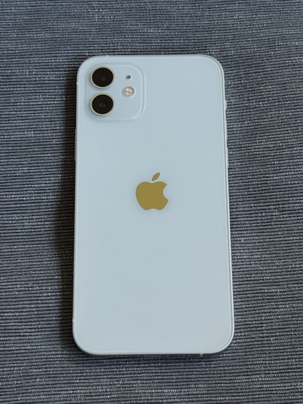 Apple Telefoni cellulari / Smartphones: Apple iPhone 12 weiss 64 GB – Usato da Bern venduto da mattek 2