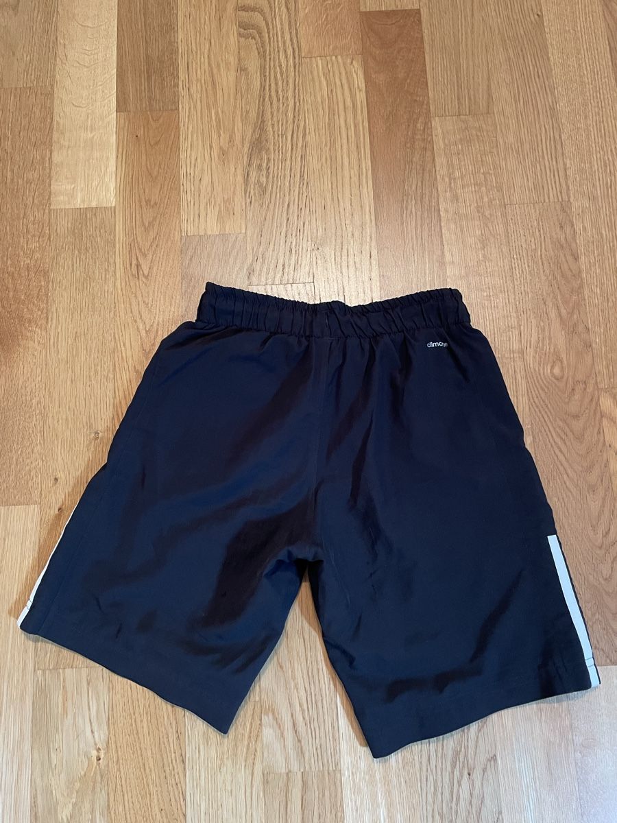 Adidas Pantaloni: Adidas Sporthose Kinder – Usato da Balgach venduto da sei_s6d7 1