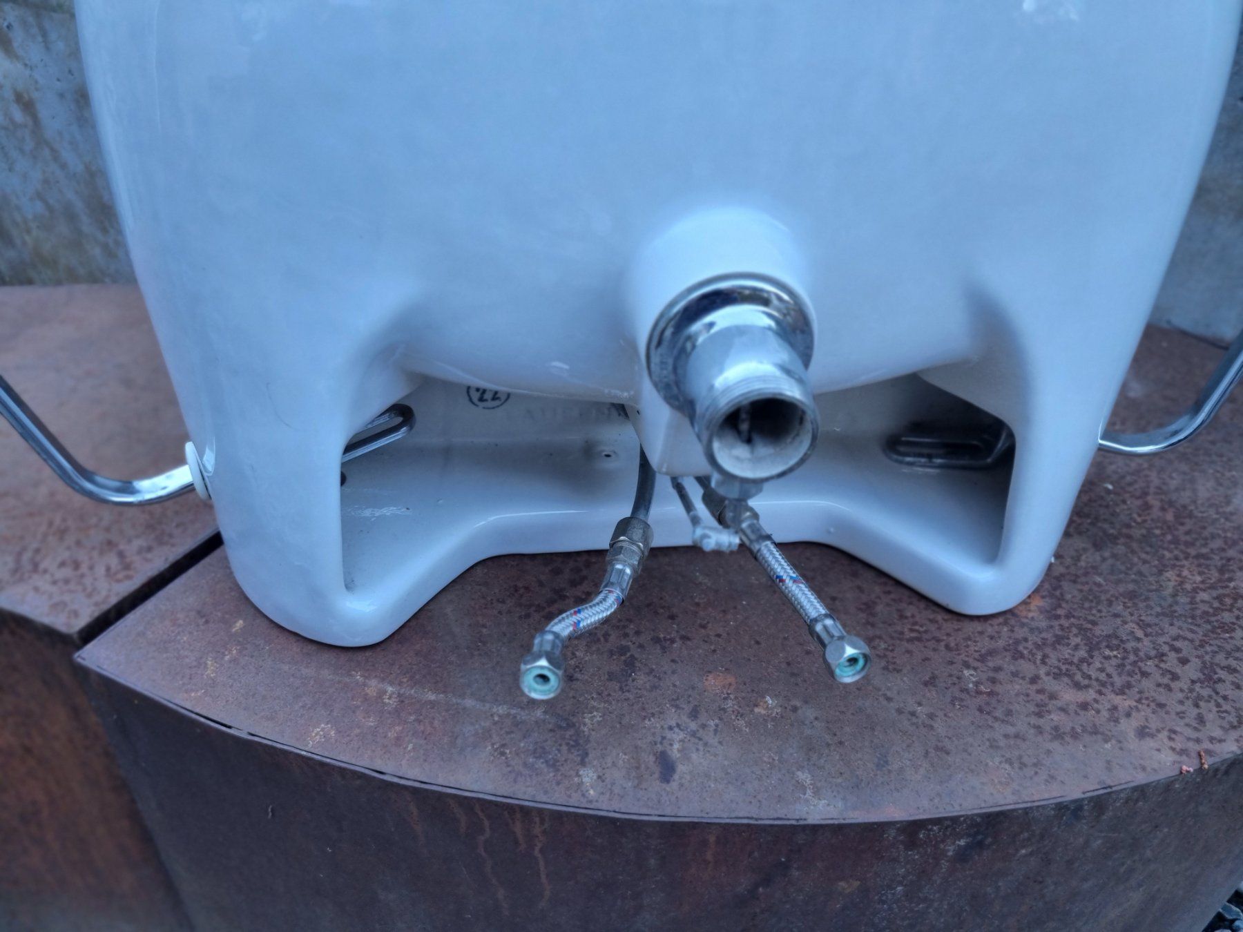 Laufen Spülbecken & Waschbecken: alter Laufen Waschtisch mit Armatur – Gebraucht aus Fürstenaubruck von PizBeverin2018 8