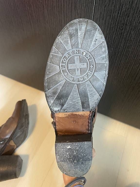Damenschuhe: Stivale fiorentini+baker – Gebraucht aus Gentilino von ver_n6bc 3