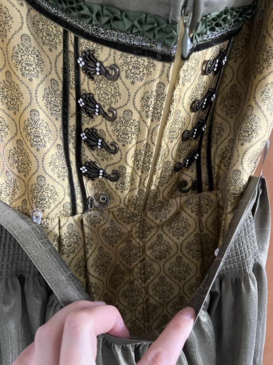Krüger Vestiti: Drindl Krüger – Usato da Cham venduto da sbr_7cmv 3