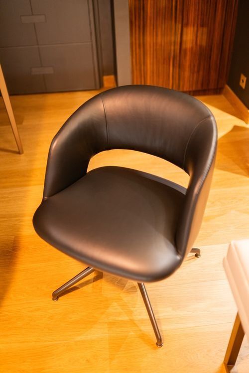 Flexform Poltrone: 1/5 chaise-fauteuil de table / direction Flexform ALMA cuir – Nuovo (secondo la descrizione) da Genève venduto da ParkAvenue26