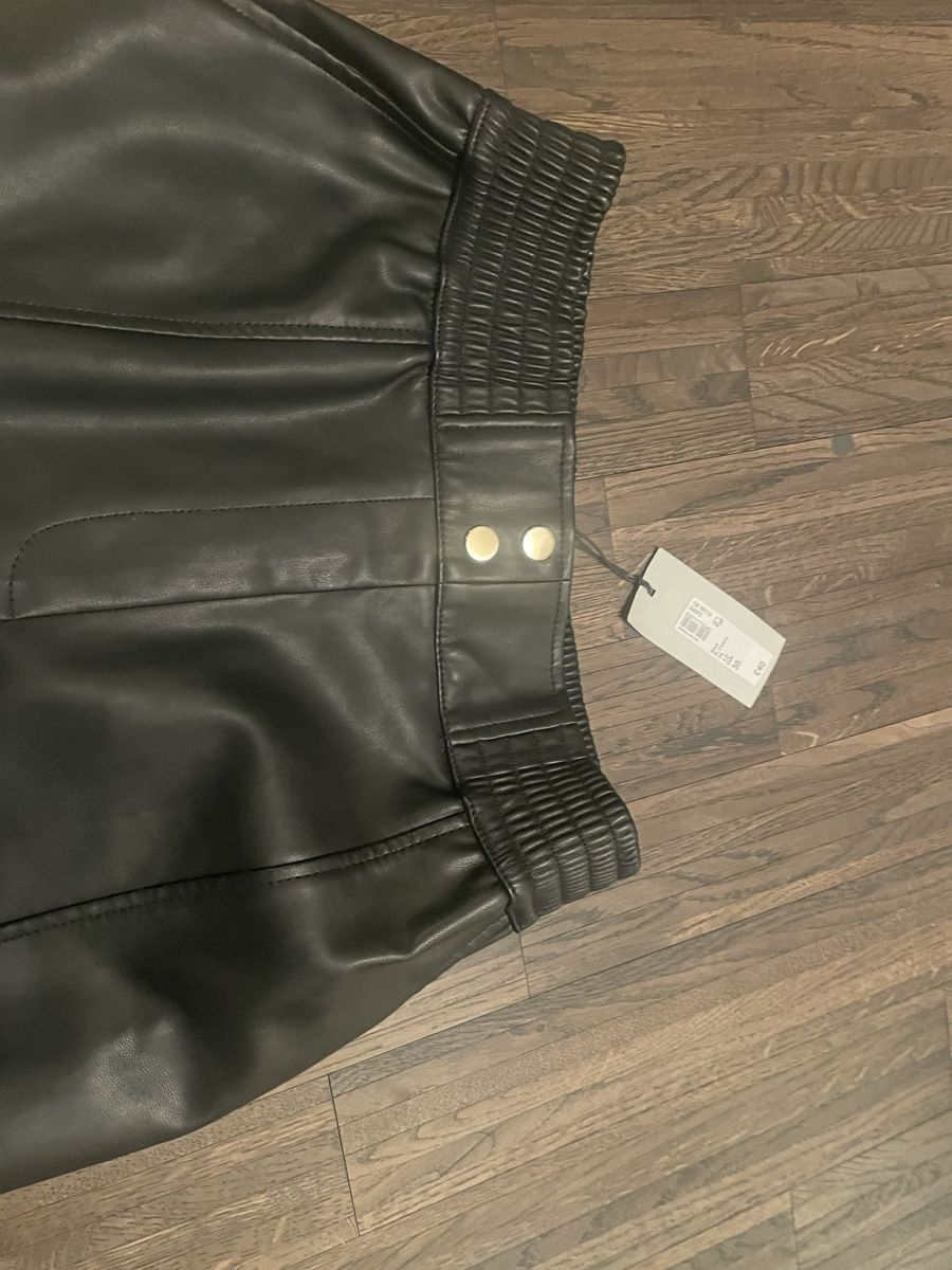 Pantaloni: Lederhose Kunstleder River Island Gr. 38 – Nuovo (secondo la descrizione) da Zürich venduto da Claudia0174 3