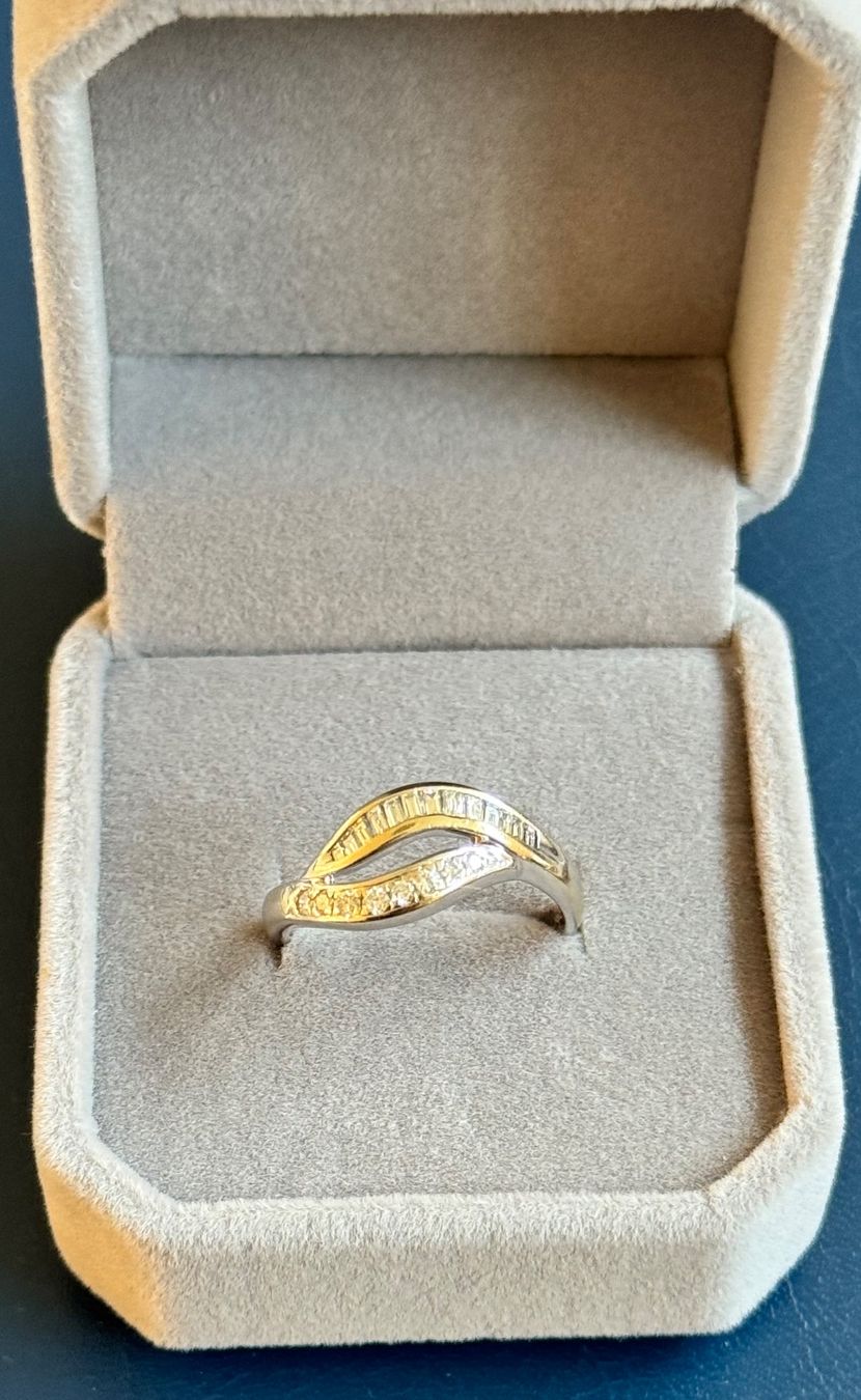 Bucherer Anelli: Damenring mit Diamanten/750 Weissgold – Usato da Ebikon venduto da Dmasterx