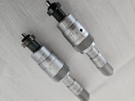 2 Mitutoyo Einbaumikrometer 0-15mmx0.0005 mm